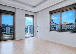 بنتهاوس واسع 4 + 1 مع بنية تحتية غنية في قلب منطقة أوبا