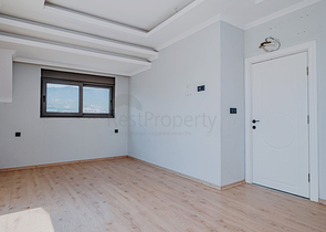 بنتهاوس واسع 4 + 1 مع بنية تحتية غنية في قلب منطقة أوبا