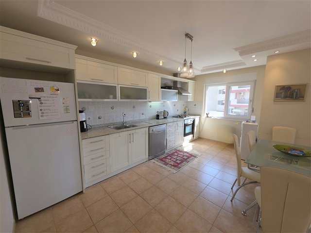 شقة فسيحة مع موقع مناسب في قلب أوبا