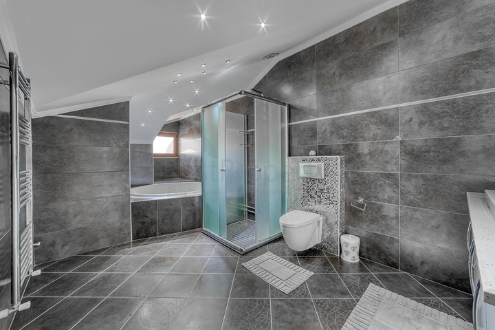 بنتهاوس واسع على البحر مع إطلالة وراحة 