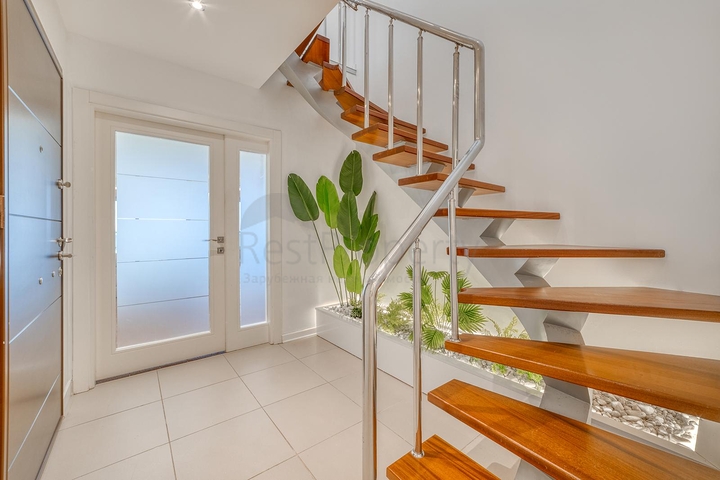 بنتهاوس واسع على البحر مع إطلالة وراحة 