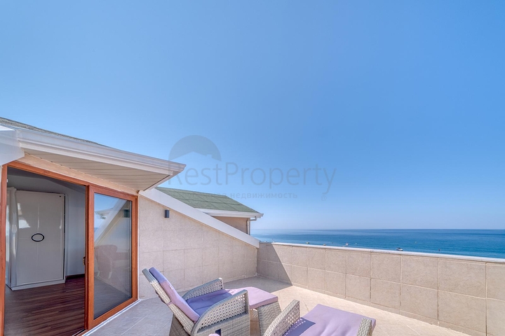 بنتهاوس واسع على البحر مع إطلالة وراحة 