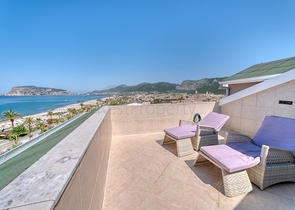 بنتهاوس واسع على البحر مع إطلالة وراحة 