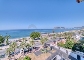 بنتهاوس واسع على البحر مع إطلالة وراحة 