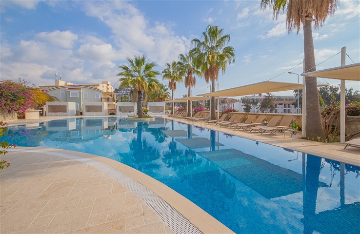 فيلا فاخرة مطلة على البحر في منطقة كونالكي المرموقة