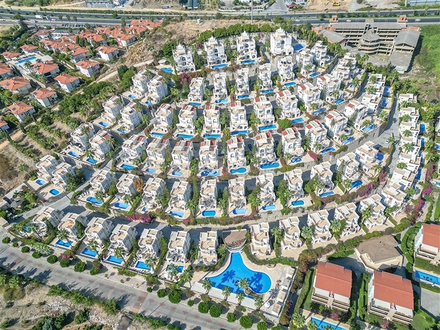 فيلا فاخرة مطلة على البحر في منطقة كونالكي المرموقة