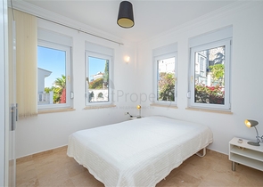 فيلا فاخرة مطلة على البحر في منطقة كونالكي المرموقة