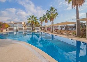 فيلا فاخرة مطلة على البحر في منطقة كونالكي المرموقة