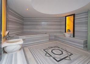 فيلا فاخرة مطلة على البحر في منطقة كونالكي المرموقة