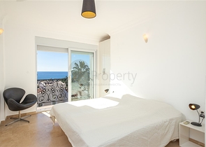 فيلا فاخرة مطلة على البحر في منطقة كونالكي المرموقة