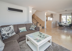 فيلا فاخرة مع إطلالة بانورامية على البحر في واحدة من أرقى المناطق في ألانيا