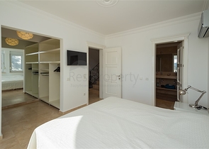 فيلا فاخرة مع إطلالة بانورامية على البحر في واحدة من أرقى المناطق في ألانيا