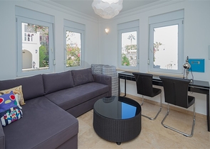 فيلا فاخرة مع إطلالة بانورامية على البحر في واحدة من أرقى المناطق في ألانيا