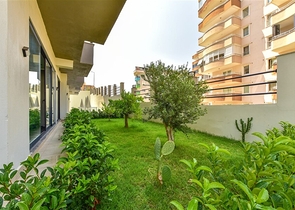 شقة حديثة في منطقة محمودلار بالقرب من البحر