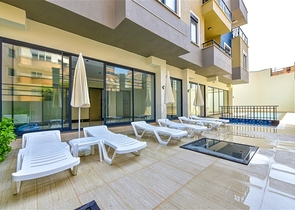 شقة حديثة في منطقة محمودلار بالقرب من البحر