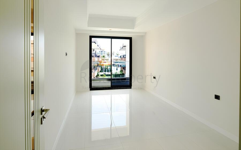 شقة فاخرة في مجمع سكني حديث على البحر