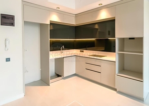 شقة فاخرة في مجمع سكني حديث على البحر