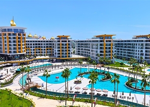 شقة فاخرة في مجمع سكني حديث على البحر