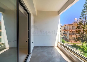 شقة فاخرة في مجمع سكني حديث على البحر