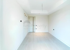 شقة حديثة على البحر في مجمع مرموق