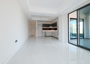 شقة حديثة على البحر في منطقة توركلر المرموقة