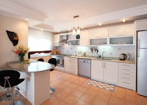 شقة مفروشة واسعة في منطقة مرموقة في أوبا