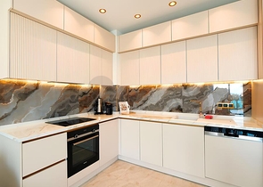 شقة مفروشة حديثة على بعد 200 متر من البحر في توسمورا