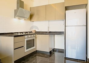 شقة مفروشة حديثة في مجمع مع بنية تحتية غنية في محمودلار