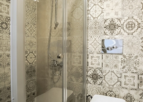 شقة مفروشة حديثة في مجمع مع بنية تحتية غنية في محمودلار