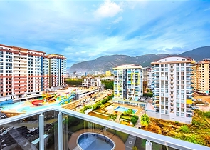 شقة حديثة 1 + 1 في مجمع مع بنية تحتية غنية في محمودلار