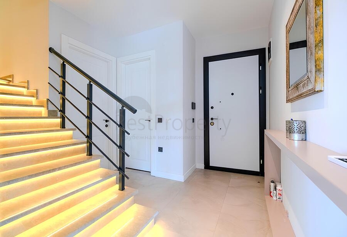 بنتهاوس فاخر 4 + 1 مع إطلالات بانورامية على البحر في وسط ألانيا