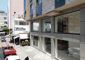 المباني التجارية للحصول على الجنسية في وسط ألانيا — على بعد 250 متر فقط من البحر