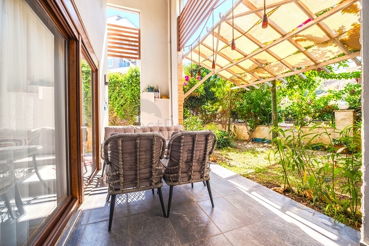 دوبلكس واسع مع حديقة 5 + 1 في منطقة أوبا المرموقة