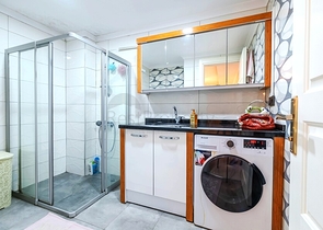 دوبلكس واسع مع حديقة 5 + 1 في منطقة أوبا المرموقة