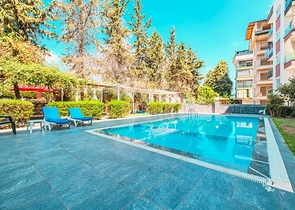 دوبلكس واسع مع حديقة 5 + 1 في منطقة أوبا المرموقة