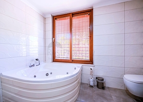 دوبلكس واسع مع حديقة 5 + 1 في منطقة أوبا المرموقة