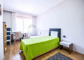 دوبلكس واسع مع حديقة 5 + 1 في منطقة أوبا المرموقة