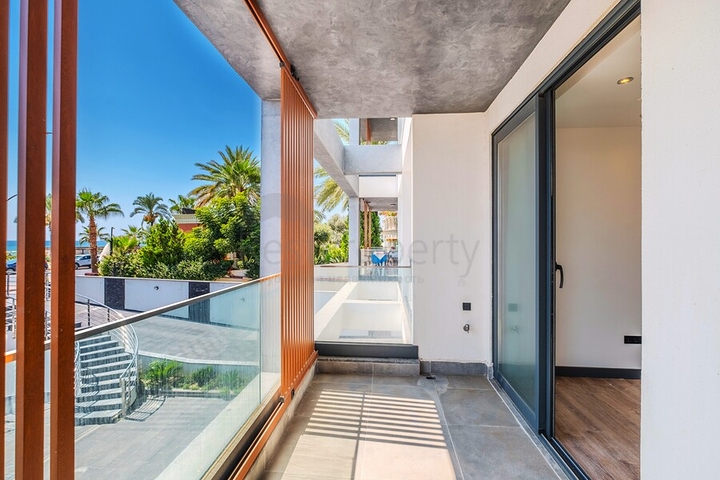 شقة 2+1 مع القرب المباشر من البحر في منطقة أوبا