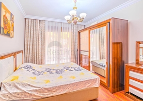 شقة فسيحة 3 + 1 مع مطبخ منفصل عن طريق البحر في وسط ألانيا