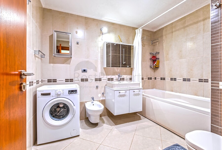 شقة 3+1 مع مطبخ منفصل في واحدة من أفضل المجمعات في ألانيا