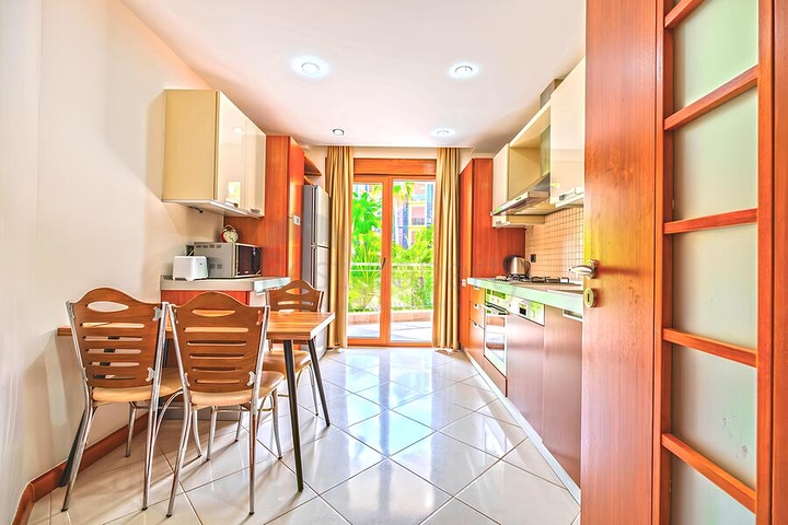 شقة 3+1 مع مطبخ منفصل في واحدة من أفضل المجمعات في ألانيا