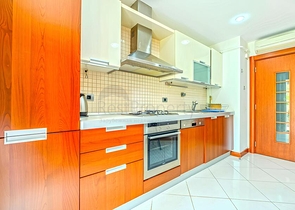 شقة 3+1 مع مطبخ منفصل في واحدة من أفضل المجمعات في ألانيا