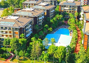 شقة 3+1 مع مطبخ منفصل في واحدة من أفضل المجمعات في ألانيا