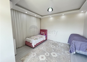 بنتهاوس واسع في سيكجيلي مطل على البحر