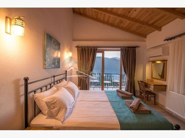 فيلتان في منطقة كاس أنطاليا للبيع. 