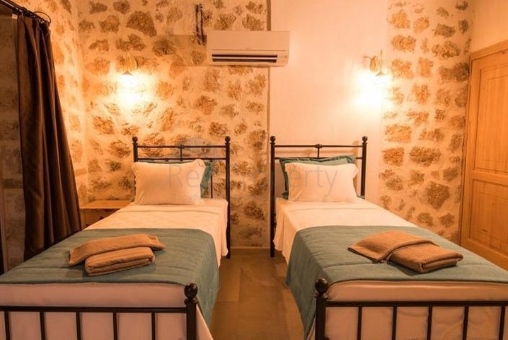 فيلتان في منطقة كاس أنطاليا للبيع. 