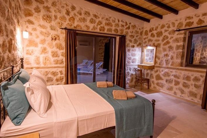 فيلتان في منطقة كاس أنطاليا للبيع. 