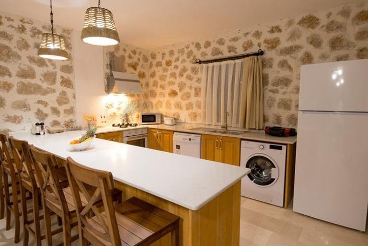 فيلتان في منطقة كاس أنطاليا للبيع. 