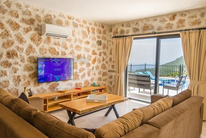 فيلتان في منطقة كاس أنطاليا للبيع. 