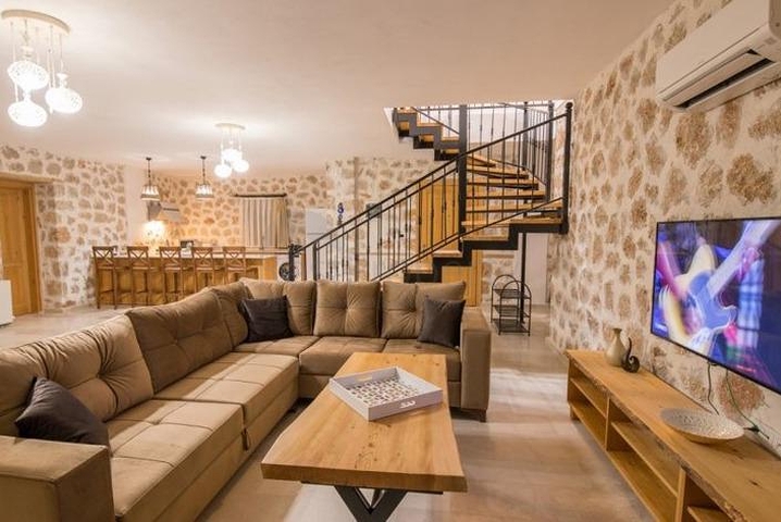 فيلتان في منطقة كاس أنطاليا للبيع. 